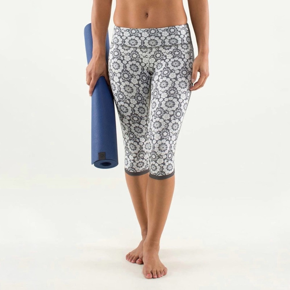Lululemon Ignite Crop Twiggy Printed Nimbus Soot - image 2